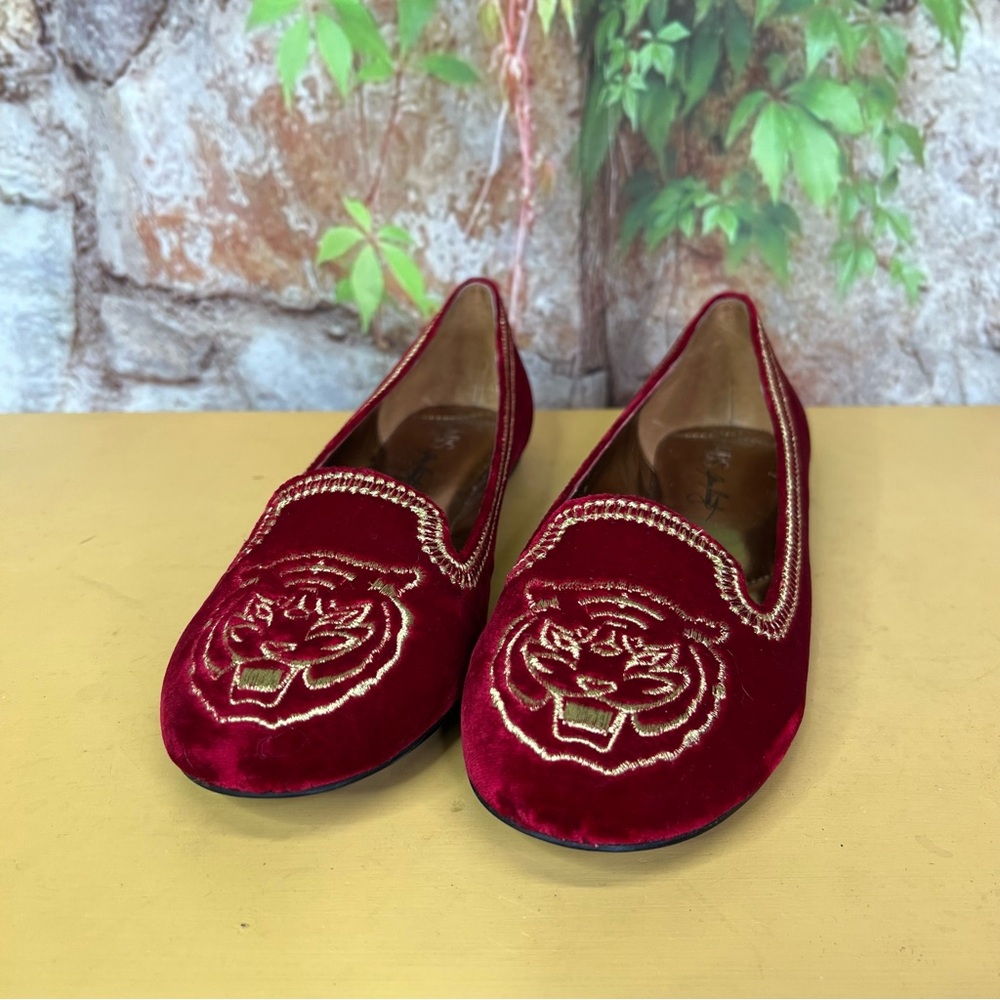 ABS ALLEN SCHWARTZ Quiet Luxury Red/Burgundy Embroidered Gold Velvet Flats, 8 - Picture 6 of 14
